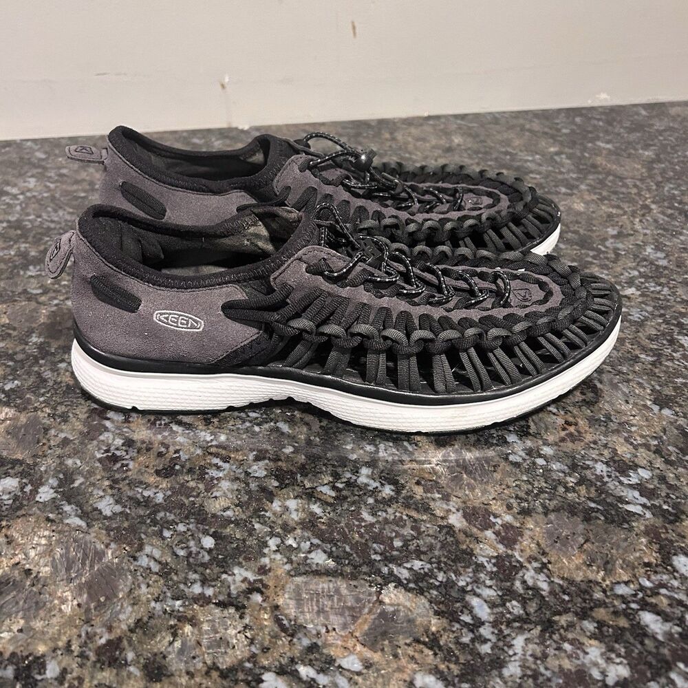 KEEN Uneek O3 Bungee Cord Sandal Shoe Women’s Outdoor Sneaker Sz 9.5